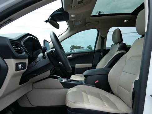 Used 2020 Ford Escape Titanium AWD/4WD image 21