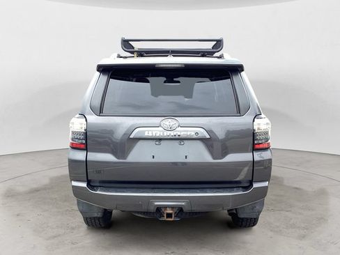 Used 2018 Toyota 4Runner SR5 Premium AWD/4WD image 4