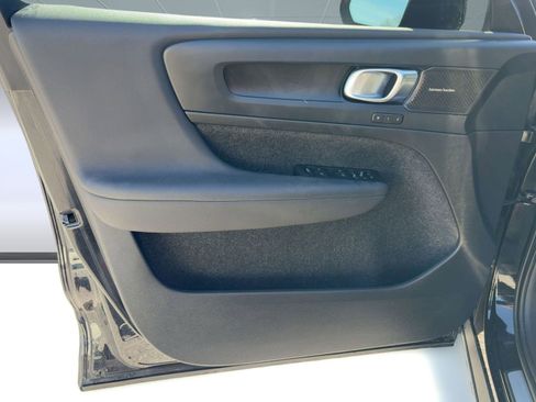 Certified 2023 Volvo C40 P8 Recharge Ultimate image 21