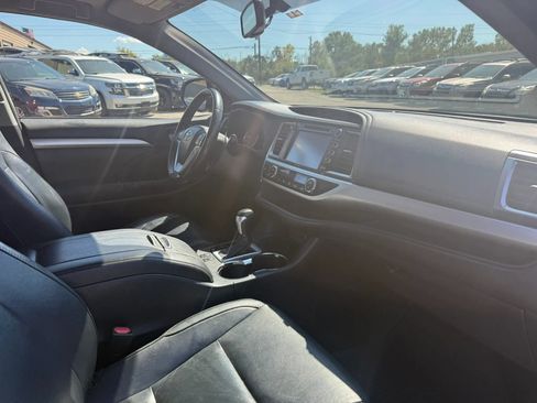 Used 2015 Toyota Highlander XLE AWD/4WD image 5