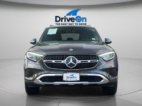 Used 2024 Mercedes-Benz GLC 300 4MATIC image 12