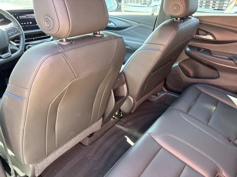 Used 2025 Buick Envista Sport Touring w/ Experience Buick Package FWD image 29