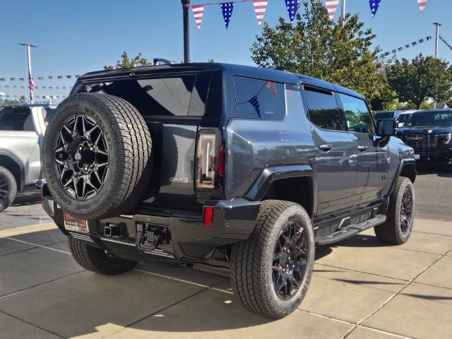 New 2026 GMC Hummer EV SUV w/ LPO, Dark Essentials Package AWD/4WD image 4