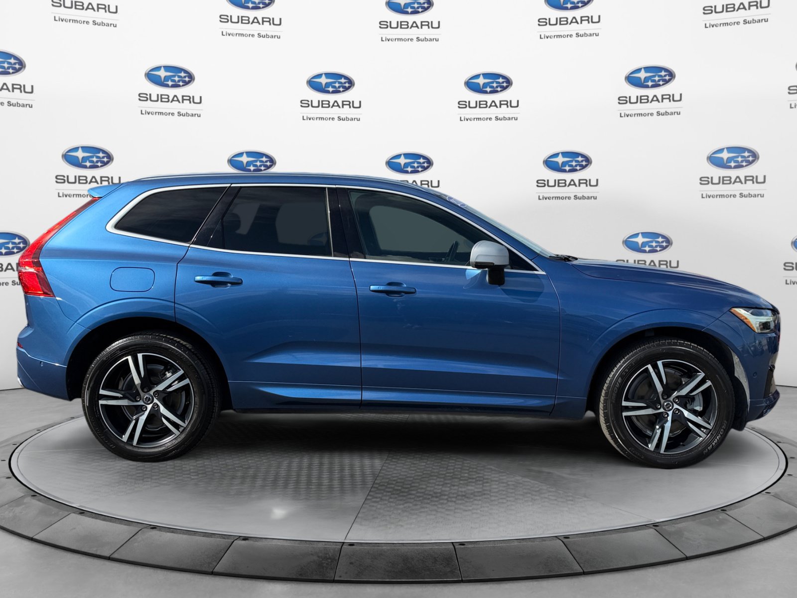 Used 2018 Volvo XC60 T6 R-Design w/ Convenience Package AWD/4WD image 7