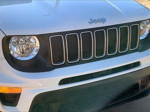 Used 2023 Jeep Renegade Latitude image 25