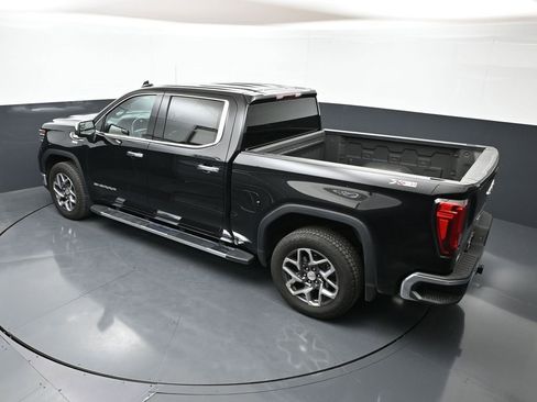 Used 2022 GMC Sierra 1500 SLT w/ SLT Premium Package AWD/4WD image 38