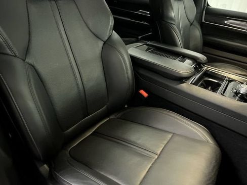 Used 2024 Jeep Wagoneer 4WD w/ Premium Group I image 29