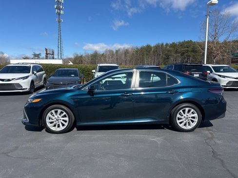 Used 2021 Toyota Camry LE image 8