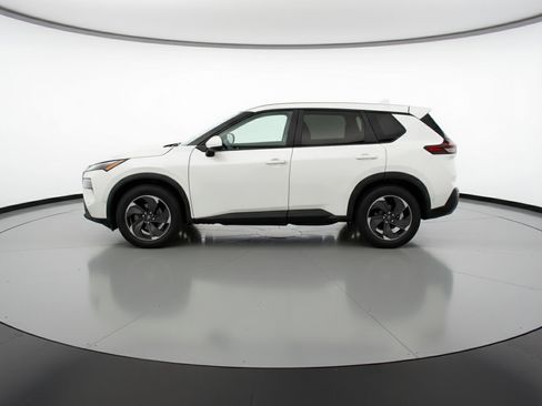 Used 2025 Nissan Rogue SV image 5