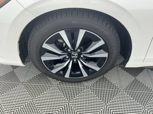 Certified 2023 Honda Civic EX-L image 32