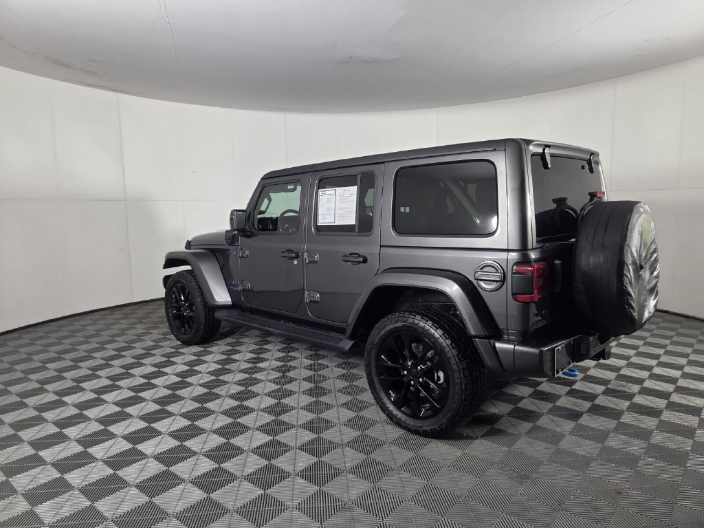 Used 2021 Jeep Wrangler Unlimited Sahara AWD/4WD image 27