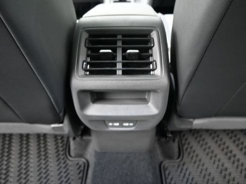 New 2026 Volkswagen Tiguan SE image 24