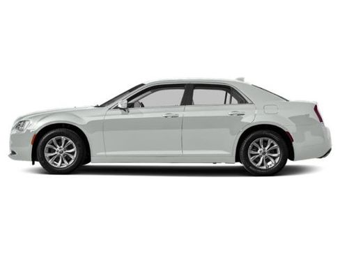 Used 2015 Chrysler 300 Limited RWD image 3
