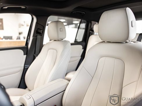 Used 2023 Mercedes-Benz EQB 250+ w/ Exclusive Package image 18