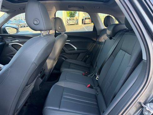 Used 2025 Audi Q5 Premium Plus w/ Premium Plus AWD/4WD image 23