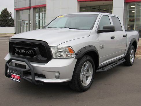 Used 2015 RAM 1500 Express image 2