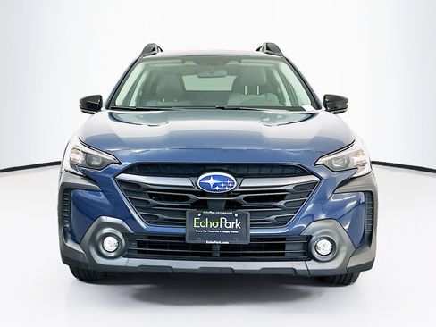 Used 2025 Subaru Outback Premium AWD/4WD image 2