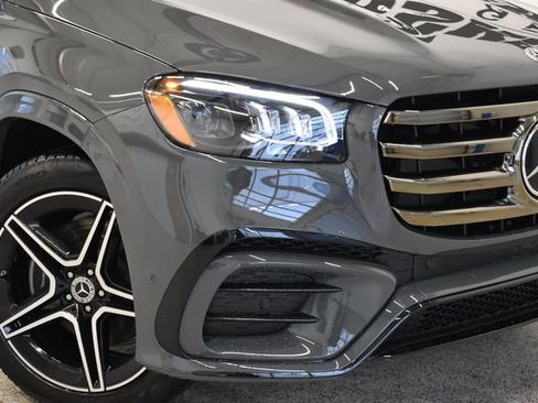 New 2026 Mercedes-Benz GLS 450 4MATIC image 32