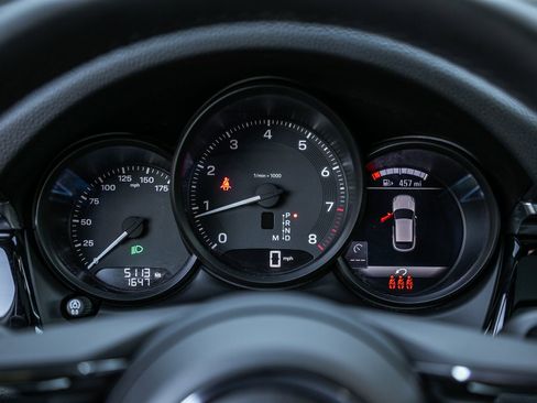 Certified 2025 Porsche Macan image 20