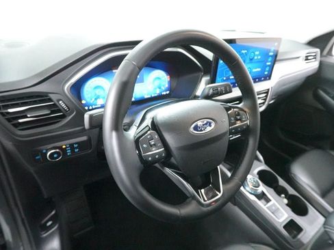 Certified 2025 Ford Escape Platinum AWD/4WD image 26