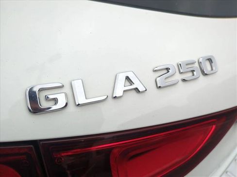 Used 2021 Mercedes-Benz GLA 250 4MATIC image 25