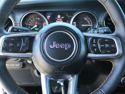 Used 2023 Jeep Wrangler Unlimited Sahara AWD/4WD image 15
