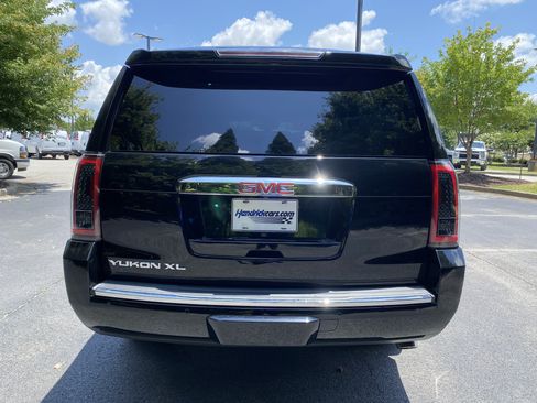 Used 2015 GMC Yukon XL Denali w/ Premium Package RWD image 8
