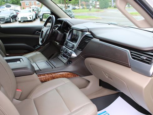 Used 2019 Chevrolet Tahoe Premier AWD/4WD image 30