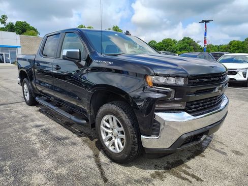 Used 2022 Chevrolet Silverado 1500 LT AWD/4WD image 3