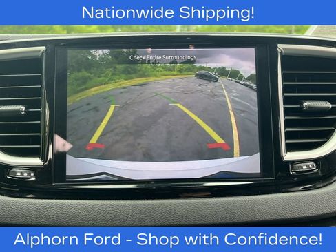 Used 2024 Chrysler Pacifica Touring-L FWD image 20