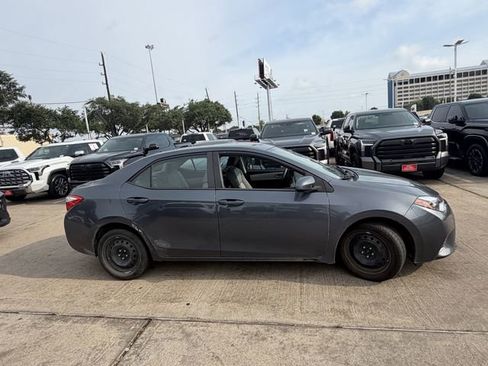 Used 2015 Toyota Corolla LE FWD image 4