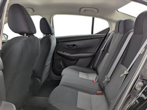 Used 2024 Nissan Sentra SV FWD image 17