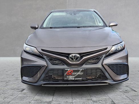 Used 2023 Toyota Camry SE w/ Cold Weather Package FWD image 2
