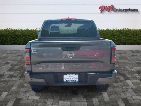 Used 2025 Nissan Frontier SV RWD image 9