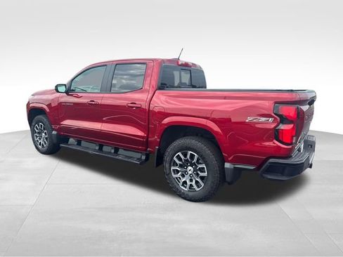Used 2024 Chevrolet Colorado Z71 w/ Z71 Convenience Package 2 AWD/4WD image 3