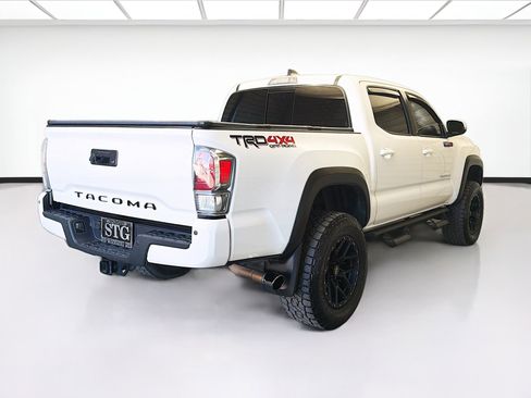 Used 2020 Toyota Tacoma TRD Off-Road image 3