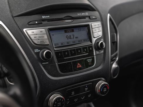 Used 2011 Hyundai Tucson GLS FWD image 7