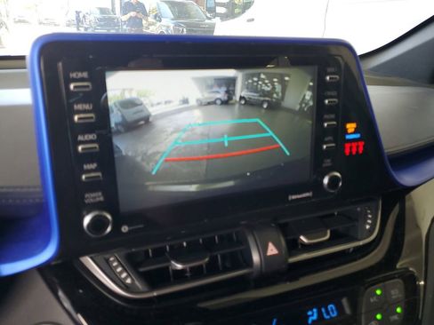 Used 2021 Toyota C-HR XLE image 25