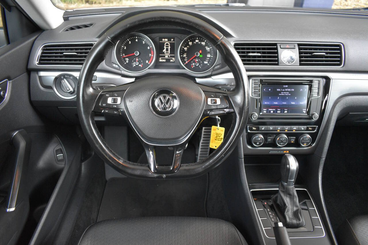 Used 2017 Volkswagen Passat 1.8T R-Line FWD image 14
