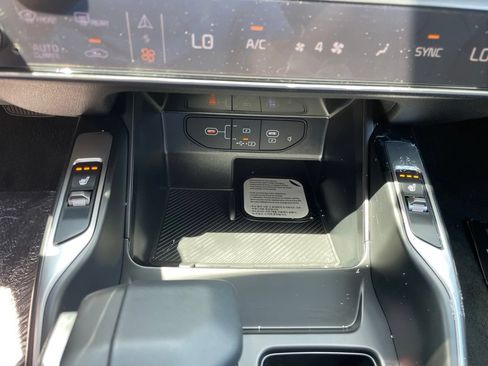 New 2026 Kia Sorento S w/ S Panoramic Sunroof Package FWD image 23