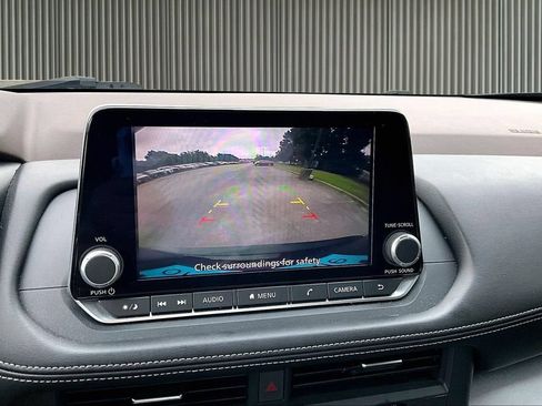 Used 2023 Nissan Rogue SV FWD image 22