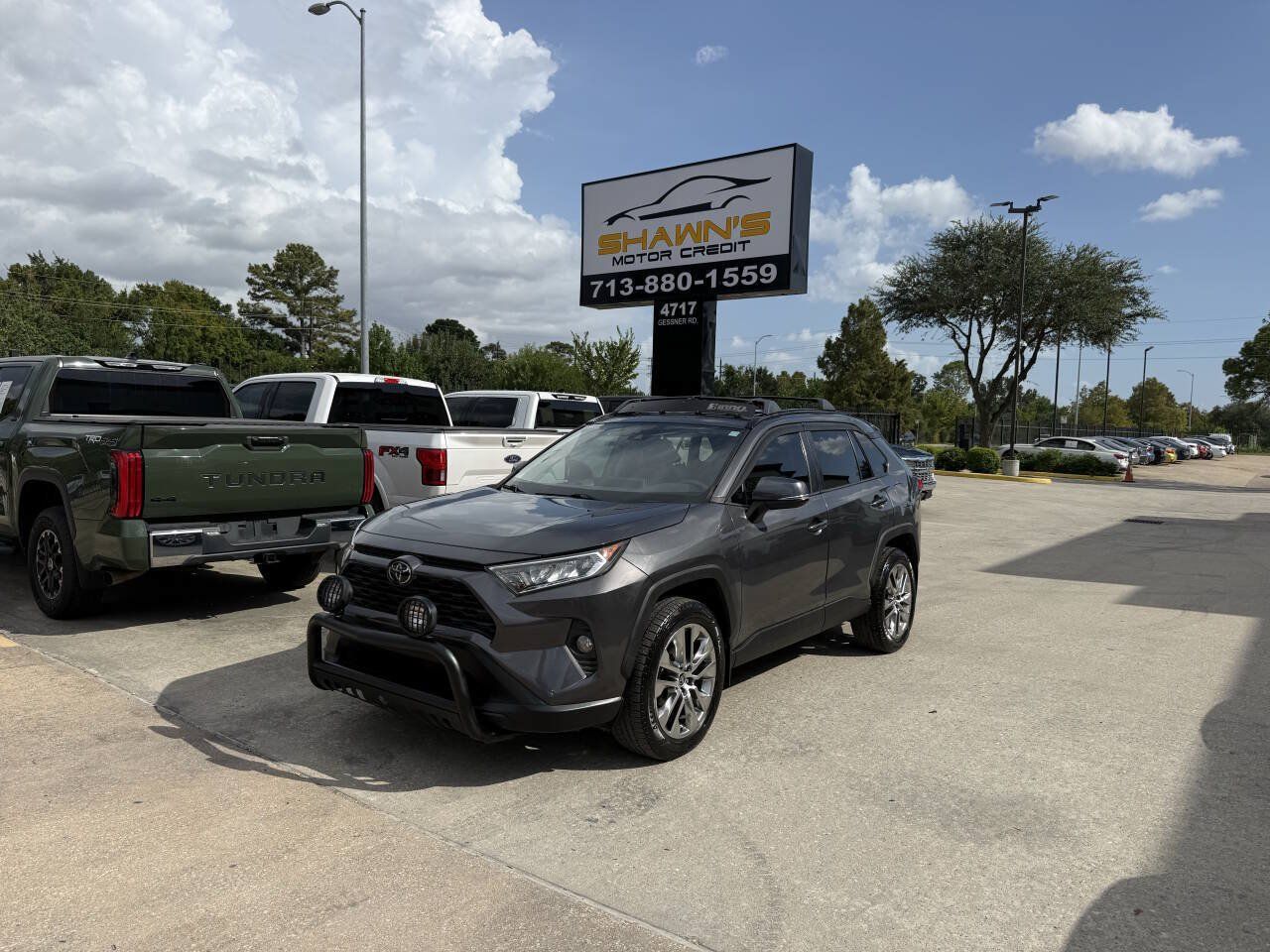 Used 2021 Toyota RAV4 XLE Premium FWD image 43