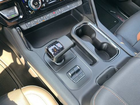 Certified 2023 GMC Sierra 1500 AT4 w/ AT4 Preferred Package AWD/4WD image 17