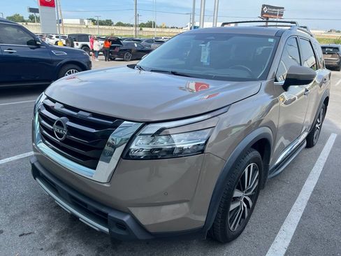 Used 2023 Nissan Pathfinder Platinum w/ Cargo Package AWD/4WD image 1