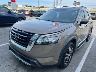 Used 2023 Nissan Pathfinder Platinum w/ Cargo Package
