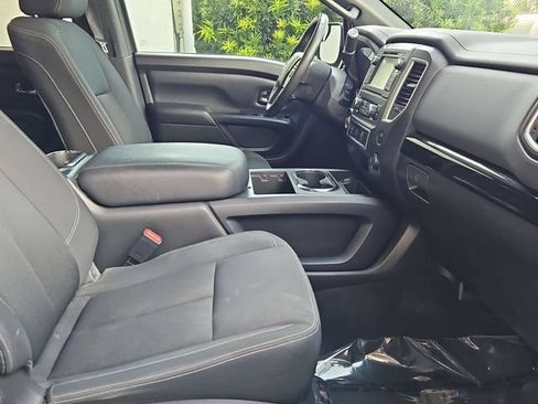 Used 2018 Nissan Titan SV w/ SV Convenience Package RWD image 28
