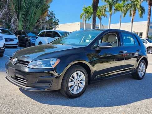 Used 2016 Volkswagen Golf S image 3