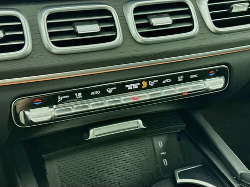 Certified 2025 Mercedes-Benz GLS 450 4MATIC image 17