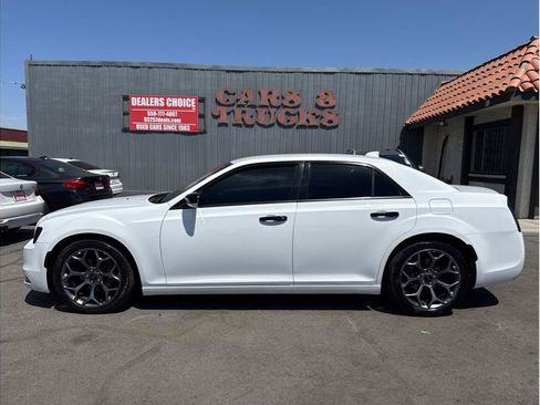 Used 2016 Chrysler 300 S RWD image 2