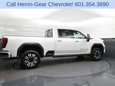 Used 2024 GMC Sierra 2500 Denali w/ Denali Reserve Package AWD/4WD image 8